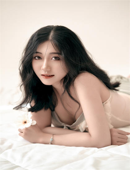 《十二道锋味精彩美食片段》主角分析惊艳四座的：角色塑造与成长轨迹